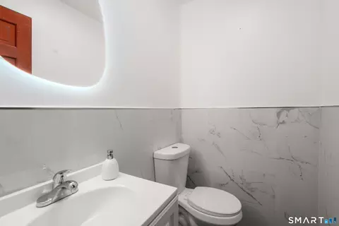Bath - 393 Copse Rd, Madison, CT 06443 photo 1 of 4