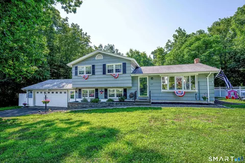17 Julius Dr, East Haven, CT 06513