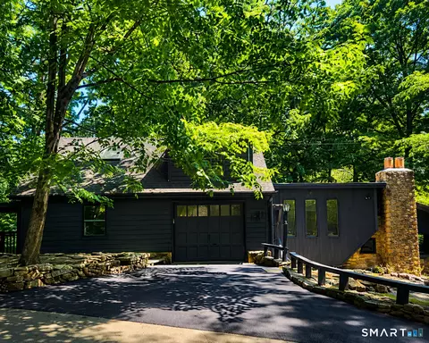 3 Topping Ln, Norwalk, CT 06854