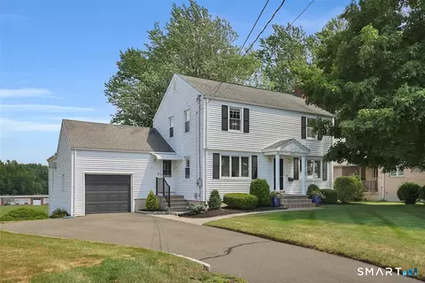 292 S Main St, West Hartford, CT 06107