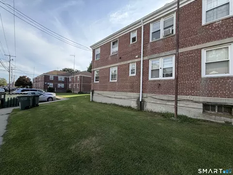 325 N Bishop Ave #BLD 93  25, Bridgeport, CT 06610
