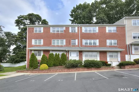 50 Greenhouse Rd #57D, Bridgeport, CT 06606