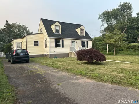 5 Victor St, East Haven, CT 06512