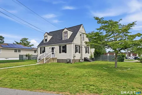 5 Victor St, East Haven, CT 06512