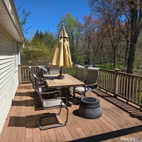 6 Colonial Dr, Prospect, CT 06712 photo 4