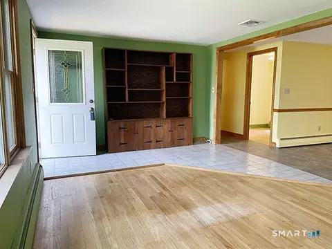 Living - 6 Colonial Dr, Prospect, CT 06712 photo 1 of 2