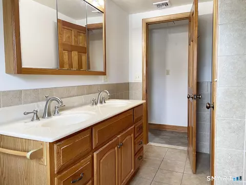 Bath - 6 Colonial Dr, Prospect, CT 06712 photo 3 of 3