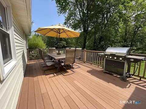 Exterior - 6 Colonial Dr, Prospect, CT 06712 photo 2 of 10