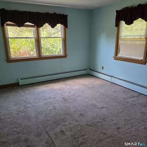 6 Colonial Dr, Prospect, CT 06712 photo 3