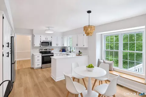 Kitchen - 2 Sutherland Dr, Sandy Hook, CT 06482 photo 5 of 5