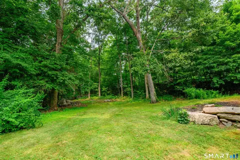 Exterior - 2 Sutherland Dr, Sandy Hook, CT 06482 photo 3 of 7
