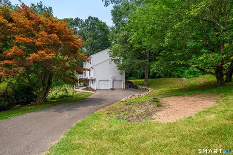 Exterior - 2 Sutherland Dr, Sandy Hook, CT 06482 photo 6 of 7