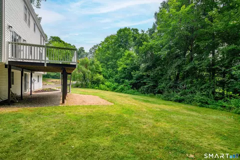 Exterior - 2 Sutherland Dr, Sandy Hook, CT 06482 photo 2 of 7