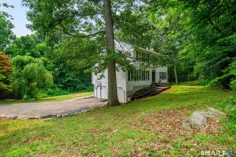Exterior - 2 Sutherland Dr, Sandy Hook, CT 06482 photo 7 of 7