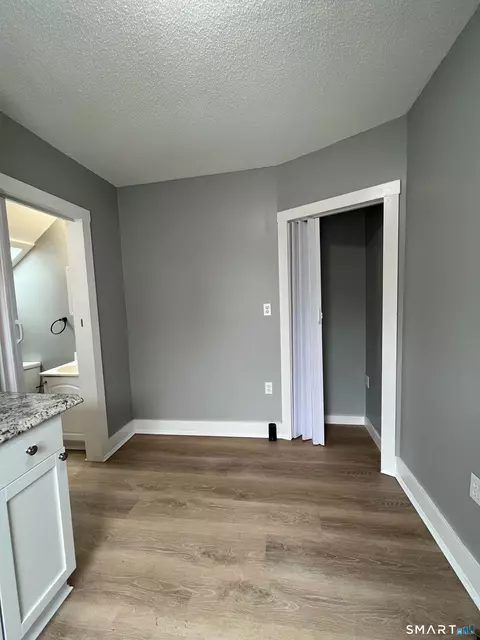 34 Marshall St, Putnam, CT 06260 photo 3