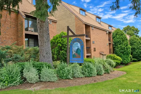 38 N Main St #21, West Hartford, CT 06107