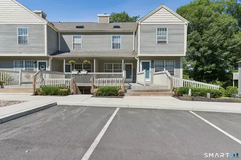 53 Manorwood Dr #53, Branford, CT 06405