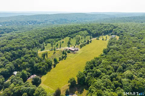 65 Maple Ave W, Higganum, CT 06441