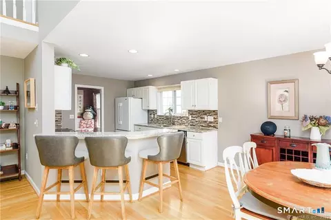 Kitchen - 83 Fox Holw #83, Avon, CT 06001 photo 4 of 5