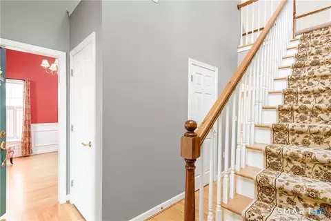 Entry Way - 83 Fox Holw #83, Avon, CT 06001 photo 2 of 8