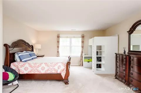Bedroom - 83 Fox Holw #83, Avon, CT 06001 photo 4 of 6