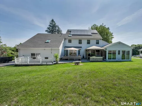 42 Lakeview Dr, Wolcott, CT 06716