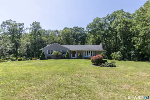 14 Rice Rd, Woodbridge, CT 06525