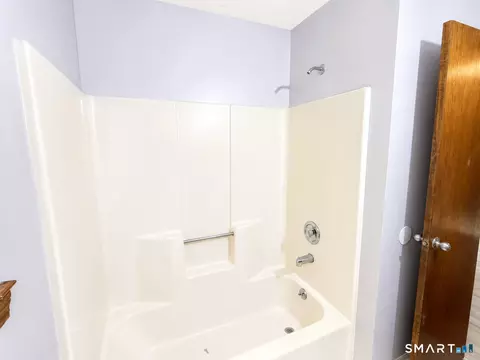 Bath - 308 Village Dr #308, Torrington, CT 06790 photo 2 of 3