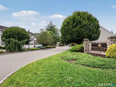 166 Willow Spgs #166, New Milford, CT 06776