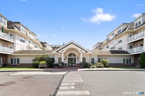 237 Fern St #211E, West Hartford, CT 06119