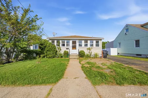 83 Prospect Pl Ext, East Haven, CT 06512