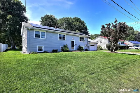 22 Caldwell Dr, New Milford, CT 06776