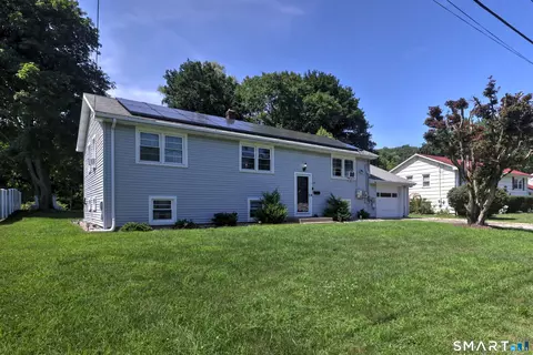 22 Caldwell Dr, New Milford, CT 06776