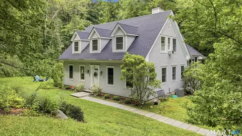 51 Mamanasco Rd, Ridgefield, CT 06877