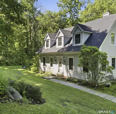 51 Mamanasco Rd, Ridgefield, CT 06877
