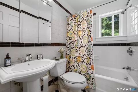 Bath - 106 Meadow Woods Rd, Deep River, CT 06417 photo 1 of 2