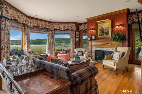 Living - 323 River Rd, Deep River, CT 06417 photo 4 of 7