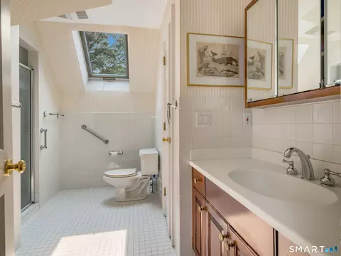 Bath - 323 River Rd, Deep River, CT 06417 photo 4 of 5