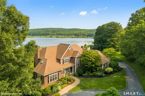 323 River Rd, Deep River, CT 06417