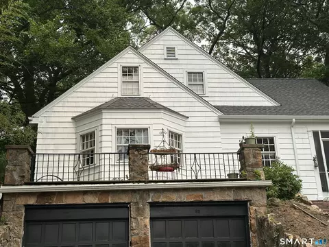 95 Hemlock Rd, New Haven, CT 06511