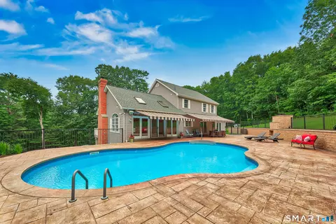 310 Carter Rd, Thomaston, CT 06787