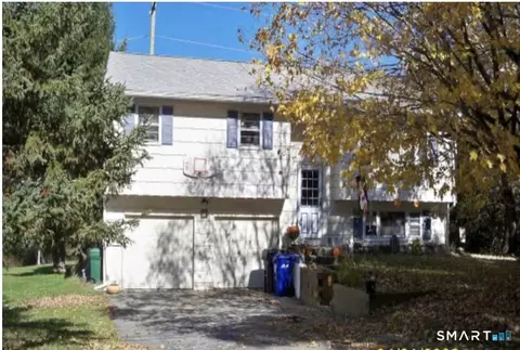 16 Stonecastle Rd, New Milford, CT 06776