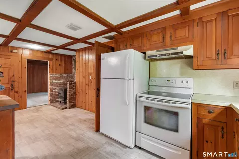 Kitchen - 218 N Bigelow Rd, Hampton, CT 06247 photo 2 of 2