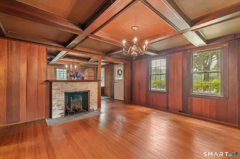 Living - 218 N Bigelow Rd, Hampton, CT 06247 photo 2 of 5