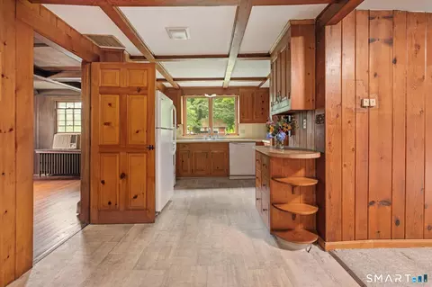 Entry Way - 218 N Bigelow Rd, Hampton, CT 06247 photo 1 of 2