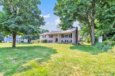 22 Old Lantern Pl, Norwalk, CT 06851