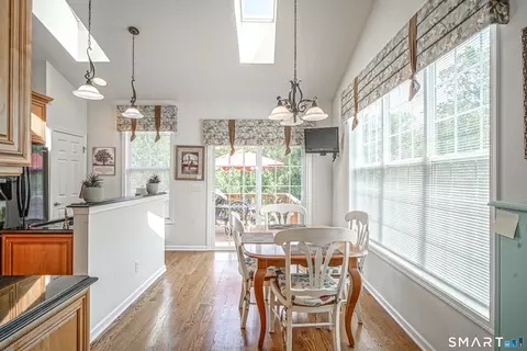 9 Poplar Dr, Prospect, CT 06712