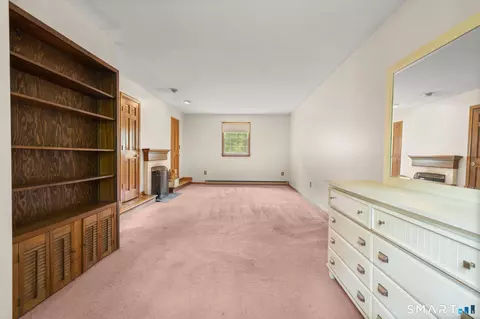 Bedroom - 43 Robinhood Dr, Gales Ferry, CT 06335 photo 1 of 5