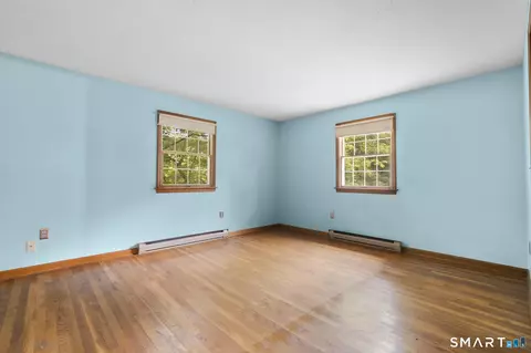 Bedroom - 43 Robinhood Dr, Gales Ferry, CT 06335 photo 3 of 5