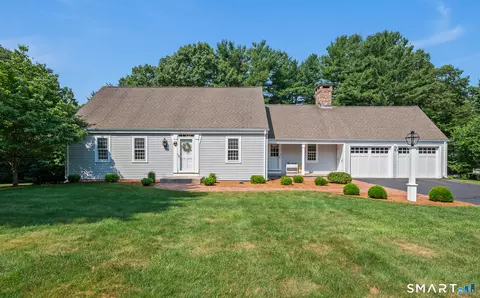 111 Pennywise Ln, Glastonbury, CT 06033